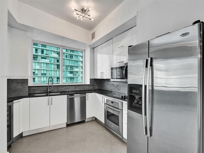 Foto del edificio - 60 SW 13th St