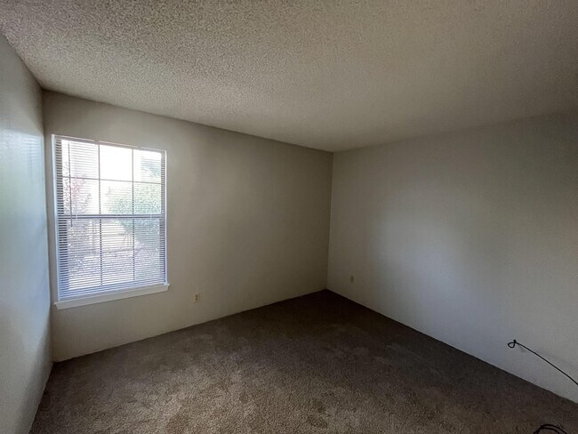 Foto del edificio - 380 S Estes St