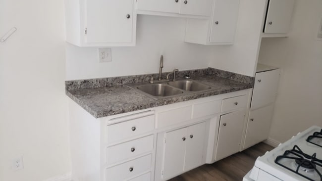 Foto del edificio - 6636 Tujunga Ave