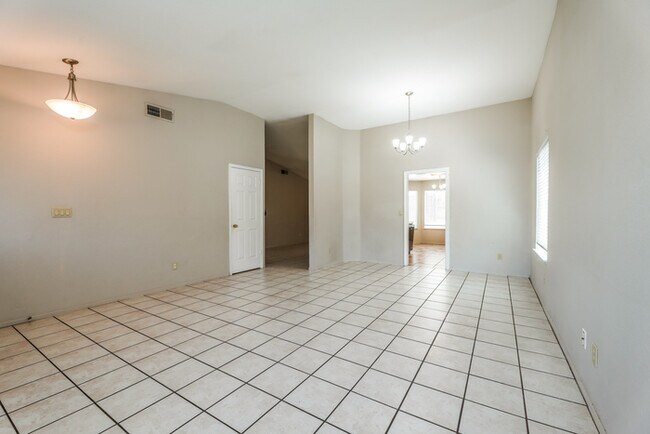 Foto del edificio - 7654 Zephyr Hills Way