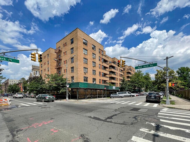 Building Photo - 913 Park Pl