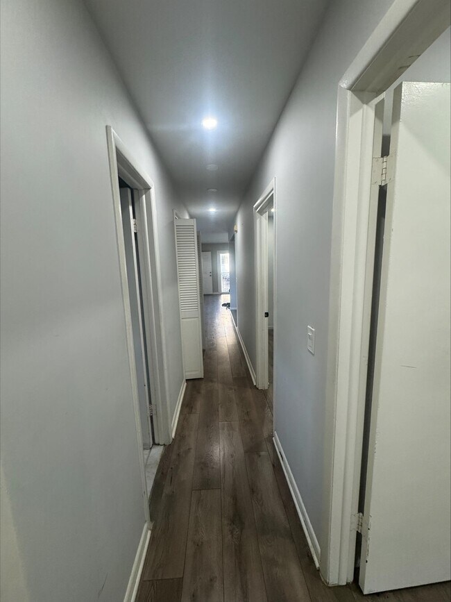 Foto del edificio - 5214 Liberty Ave