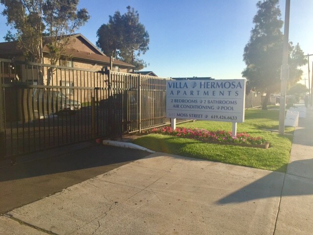 Villa Hermosa - 615 Moss St