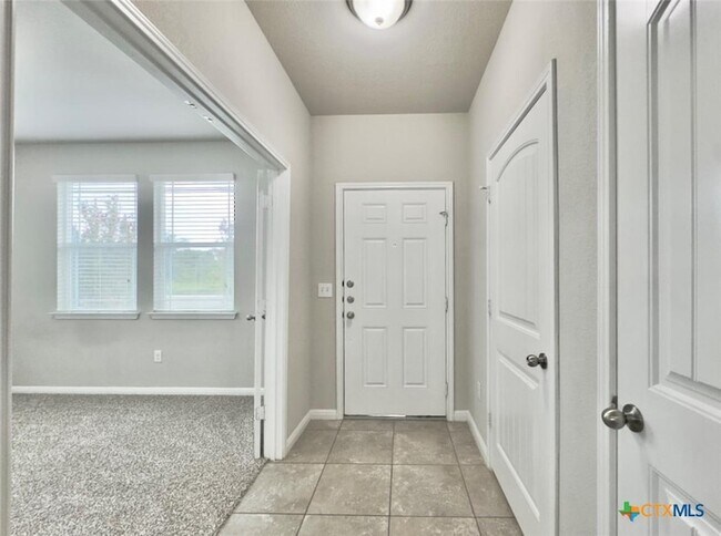 Foto del edificio - 308 Craters of the Moon Blvd