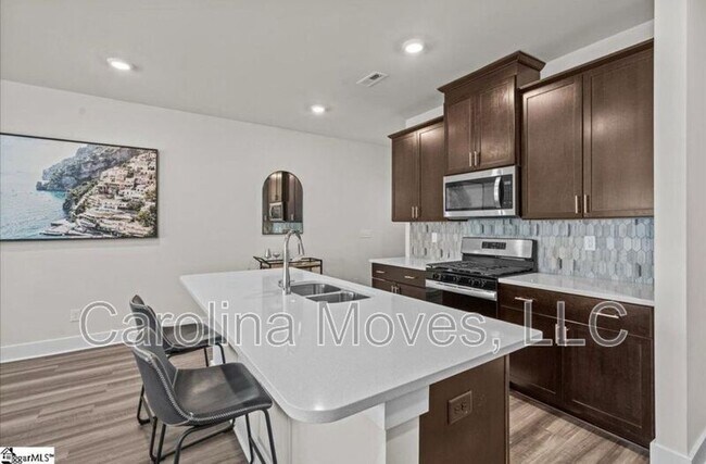 Foto del edificio - 22 Sparrow Ln