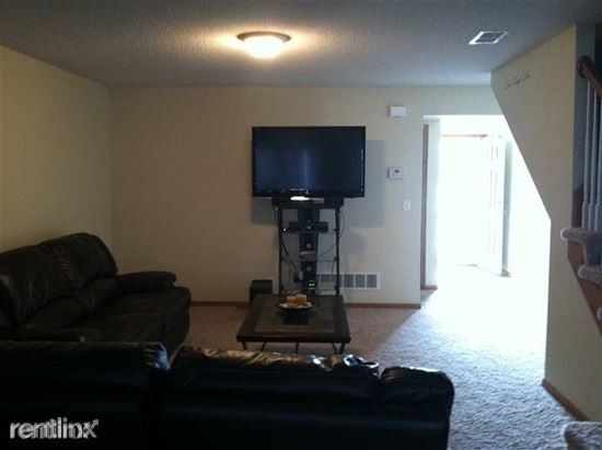 Foto del edificio - 2 br, 2.5 bath Townhome - 1647 SW Highland Dr