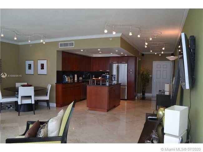 Building Photo - 16699 Collins Ave