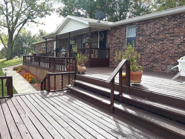 Foto del edificio - 4 bedroom 2 bath home, 2 car garage, SECLUDED AND PRIVATE, South FAY, 4 acres