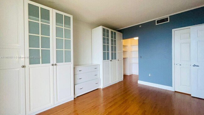 Foto del edificio - 215 SW 42nd Ave