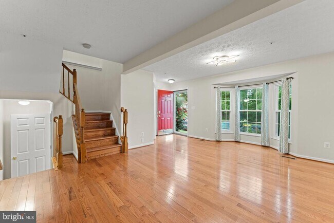 Building Photo - 144 Foxchase Dr