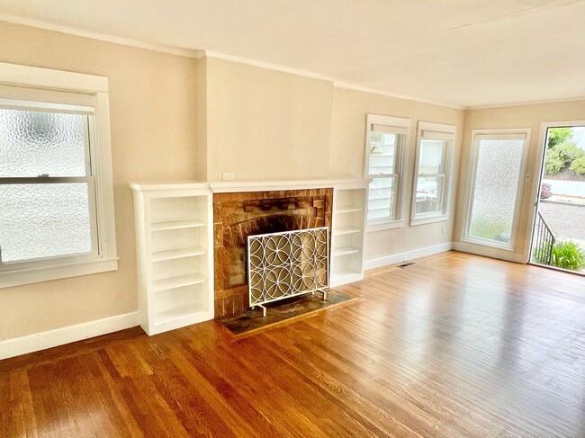 Building Photo - 2880 Morcom Ave