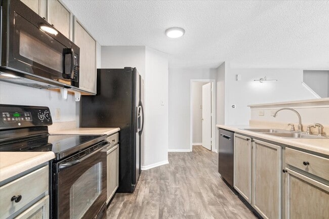 Building Photo - 14175 Clapboard Dr