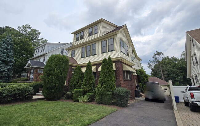 Foto del edificio - 75 Williamson Ave