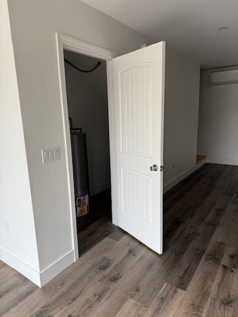 Building Photo - Oak Grove