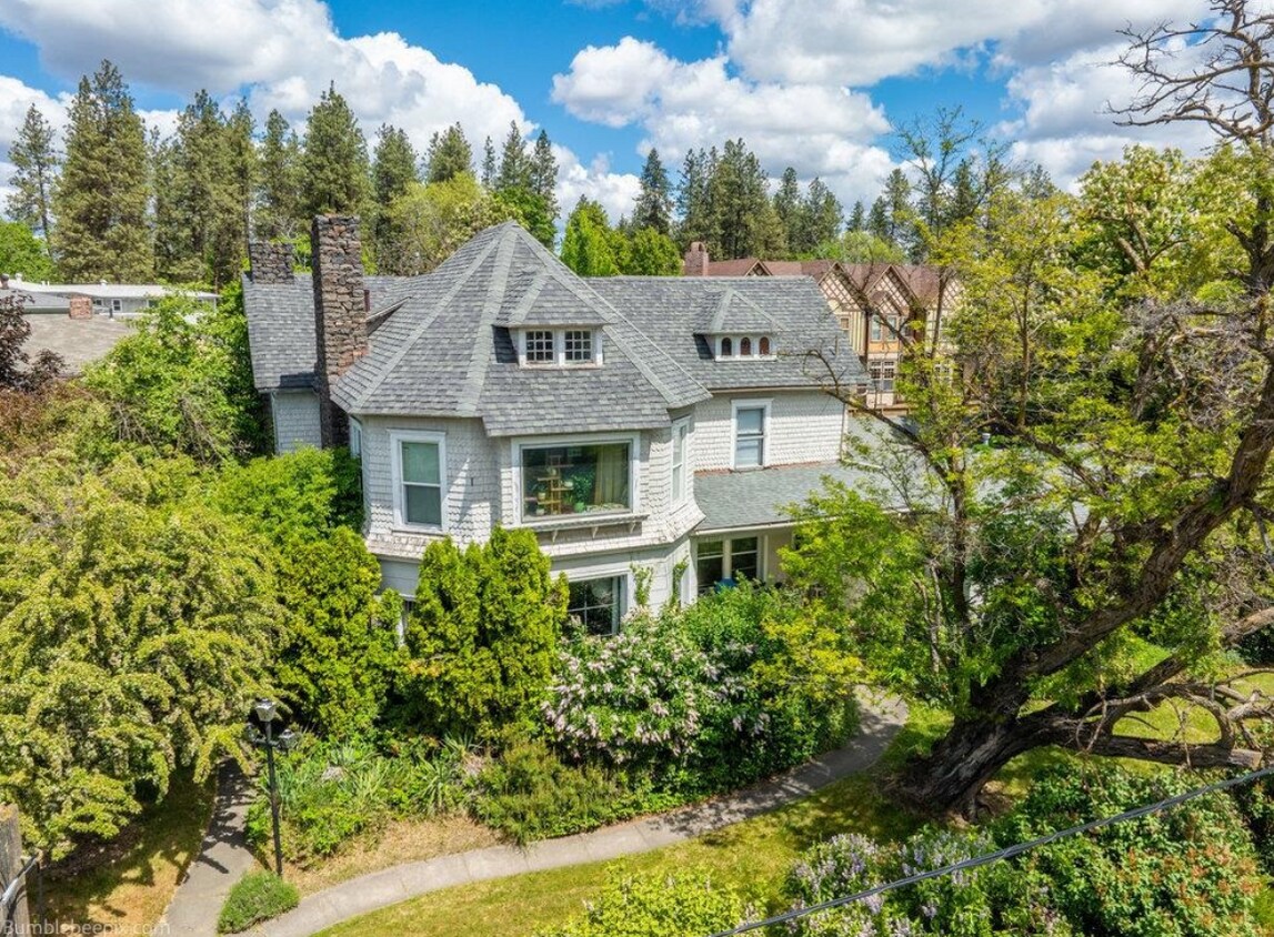 Foto principal - 421 S Coeur d'Alene St