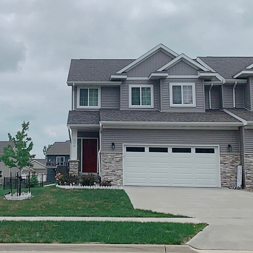 1245 Chipman Ln, North Liberty, IA 52317 House Rental in North