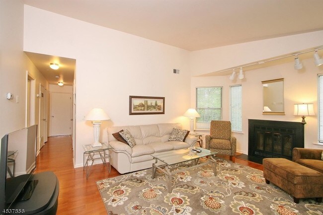 Building Photo - 51 Fieldstone Rd