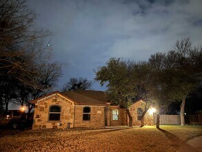 Building Photo - 5504 Eldie Ct