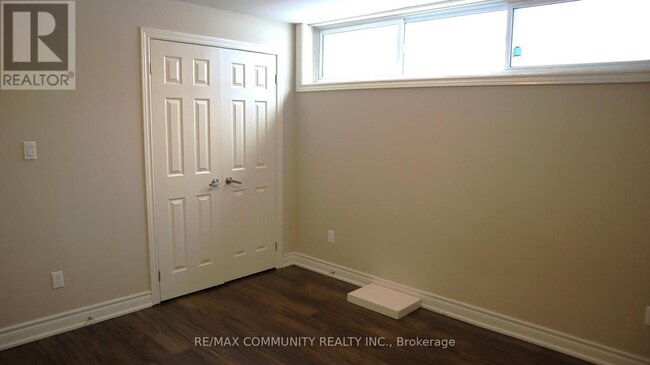 Building Photo - 24 Tralee Ave