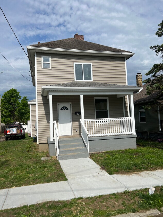 Primary Photo - 2169 Elmo Ave