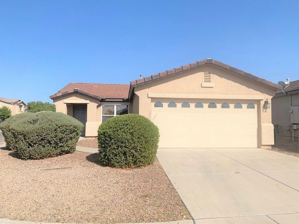 Primary Photo - 3552 N Riverhaven Dr