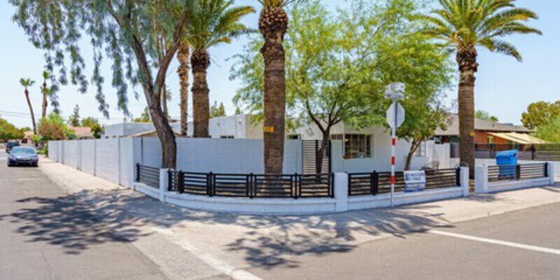 Primary Photo - Encanto Triplex