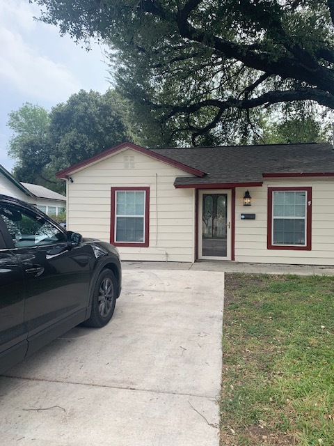 Primary Photo - 1190 Kendalia Ave