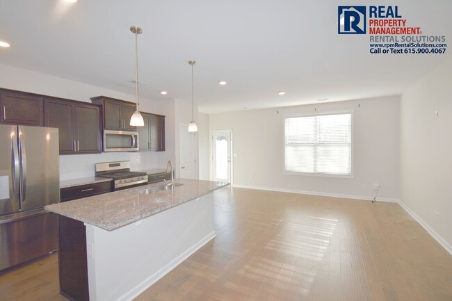 Foto del edificio - Gorgeous 3BR/2.5BA townhome in Smyrna with...