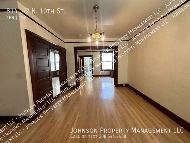 Building Photo - Check out this Vintage Apartments in Histo...