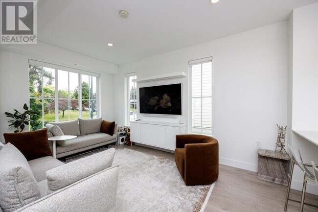 Photo du bâtiment - 918 W 49th Ave