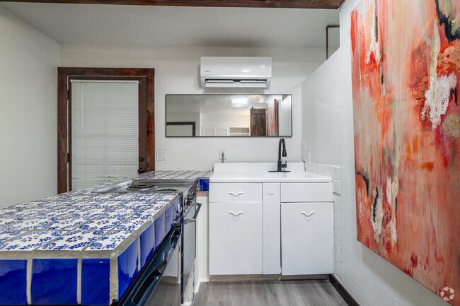 Studio - 239B - River Loft Bungalows on Warren+9th