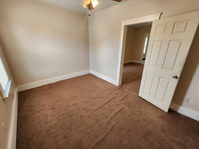 Building Photo - 4629 Storer Ave