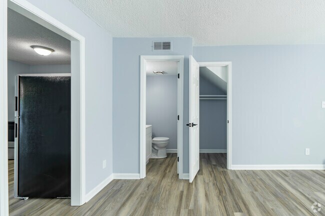 2 habitaciones, 1,5 baños - 1000 pies cuadrados - 1/2 baño y armario - The 28 at Mount Holly
