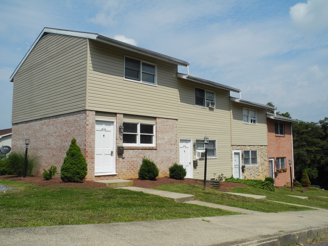 434 Hamilton Ave, Waynesboro, PA 17268 Townhome Rentals in Waynesboro