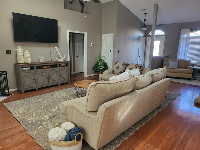 Building Photo - 9331 Vandivere Dr