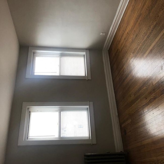 Building Photo - 2 bedroom in Chicago IL 60804