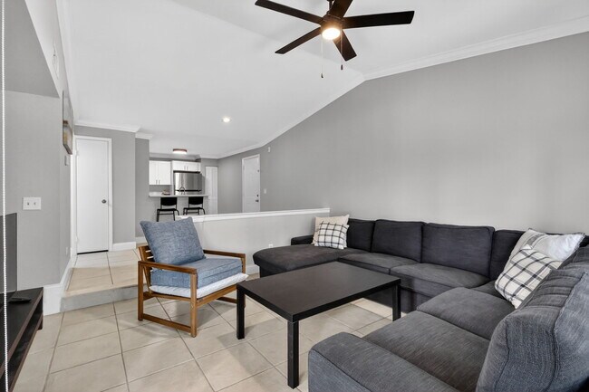 Foto del edificio - 1740 Palm Cove Blvd