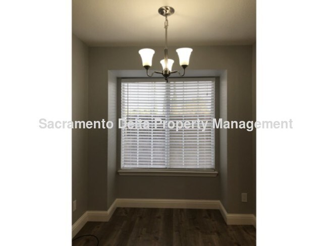 Foto del edificio - 4000 Eastwood Village Ln