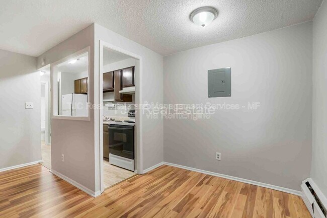 Building Photo - 27 S Sherman St