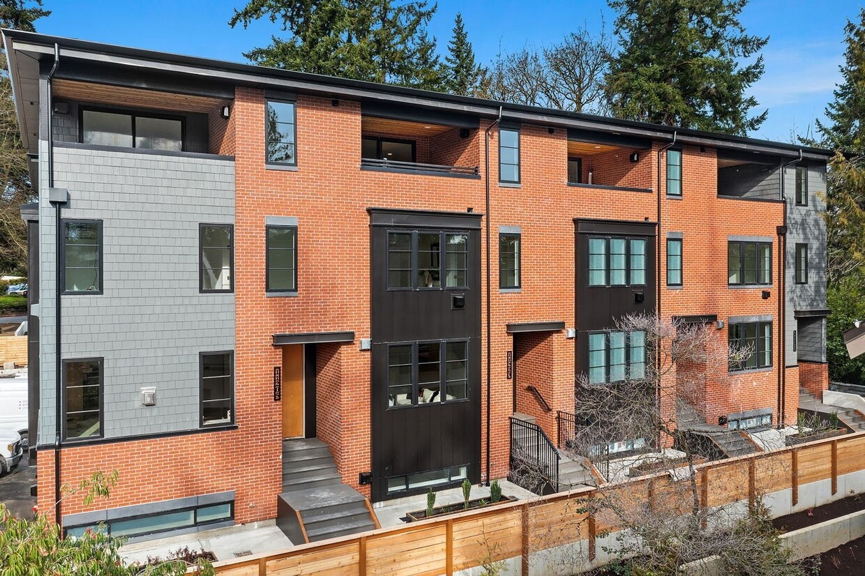 Foto principal - 3Bd/4Ba Bellevue Townhouse