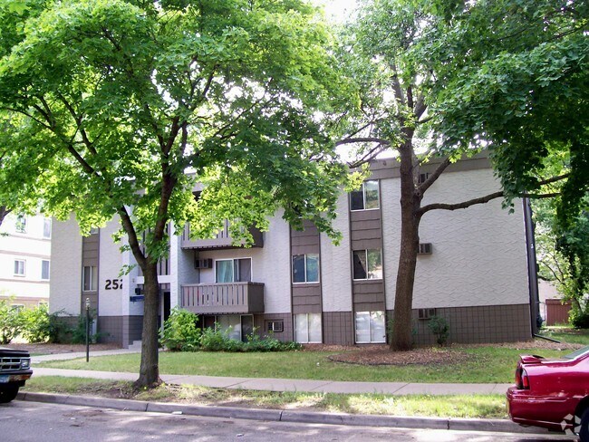 Building Photo - 2525 S Blaisdell Ave