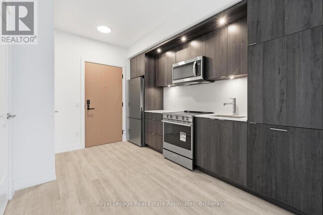 Building Photo - 25 Cordova Ave