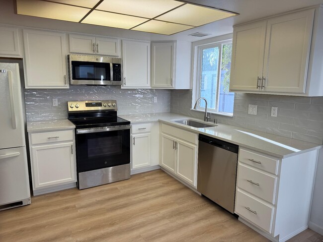 Updated Kitchen - 1818 Fieldcrest Dr