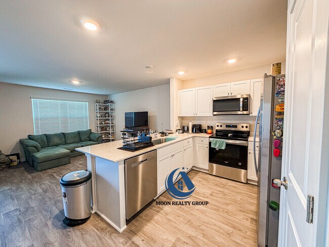 Foto del edificio - 119 Seymour Vlg Dr