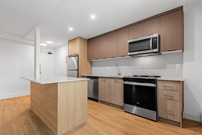 Building Photo - 135 Tyndall Ave