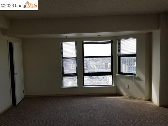 Foto del edificio - 988 Franklin St