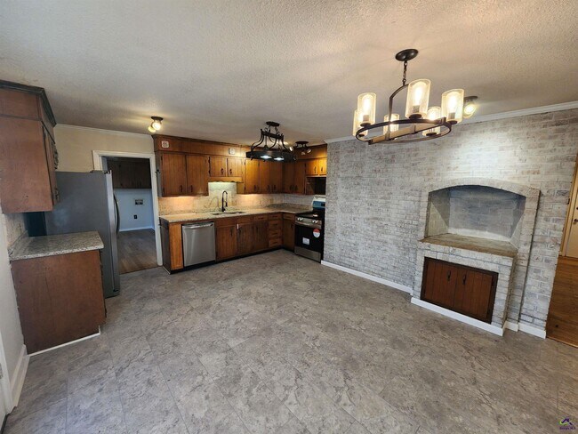 Foto del edificio - 515 Wilderness Dr