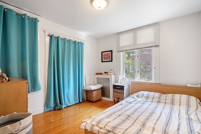 Building Photo - 5 Chauncy St