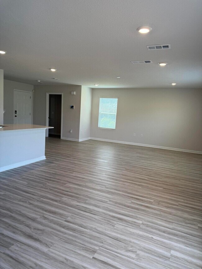Building Photo - 2800 Tallgrass Ct