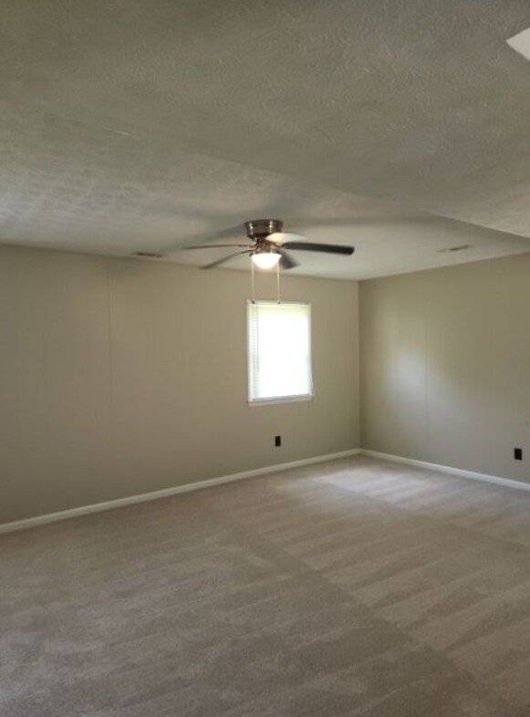 Foto principal - NOW AVAILABLE! - 3457 Bennett Drive, Fayet...